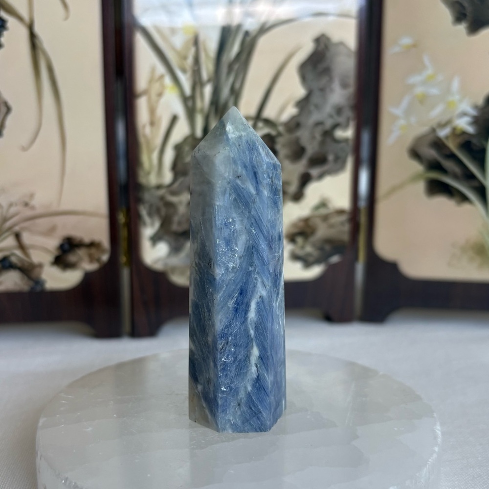 Blue kyanite tower